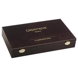 Luxury coloured pencil set in wooden presentation box